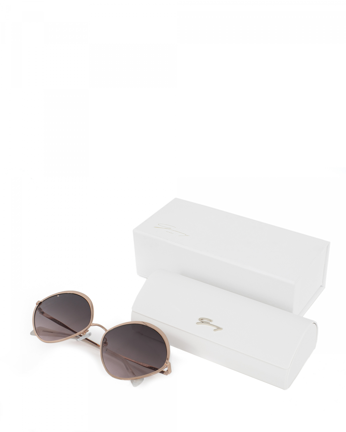 Gold frame sunglasses | Sunglasses, Ricercabili, Accessories | Genny