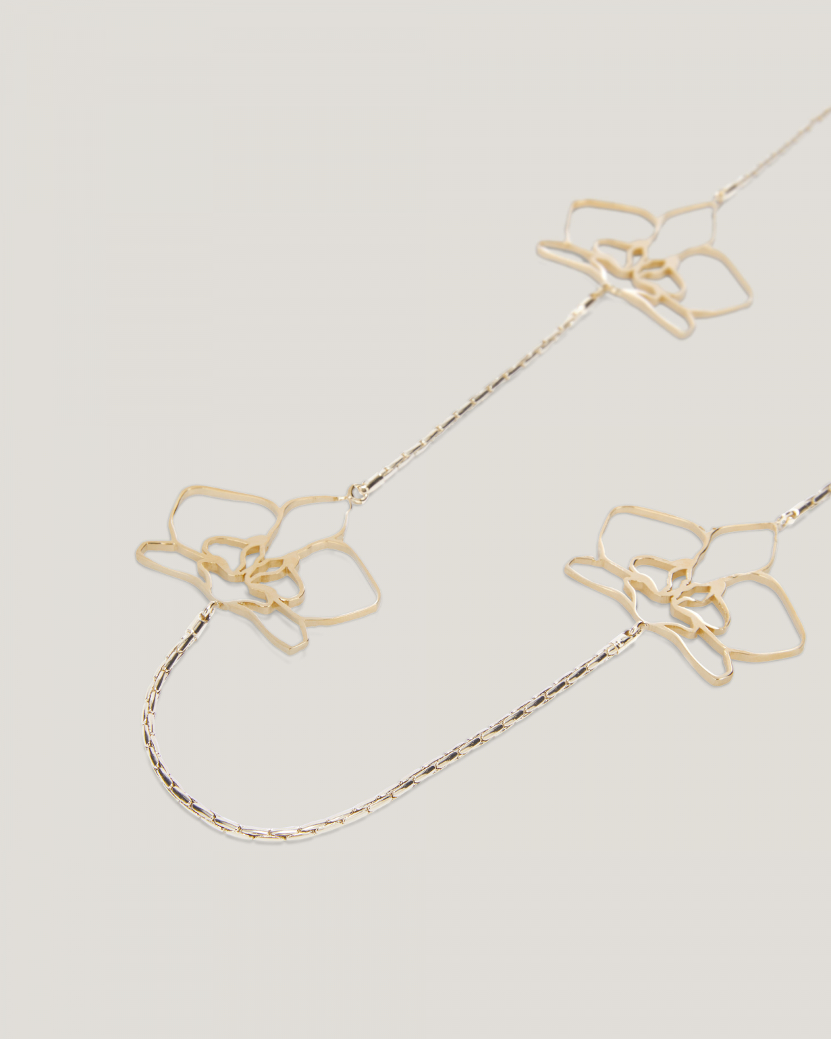 Orchid outline nacklace | Jewelry, Spring Summer 2024, SS24, EID , Accessories, New Arrivals | Genny